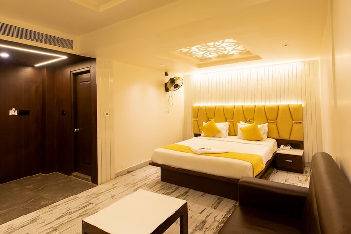 Room 18 of 27