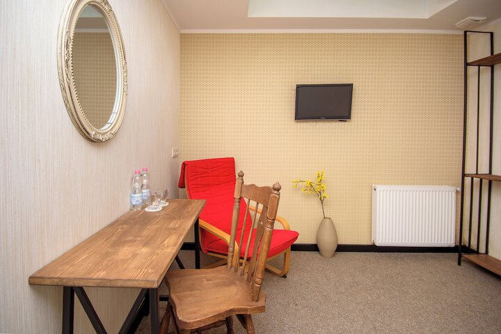 Room 4 of 46