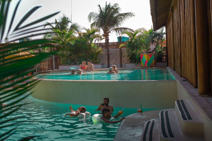 Pool 158 of 262