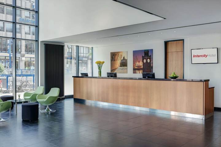Entrance & Lobby