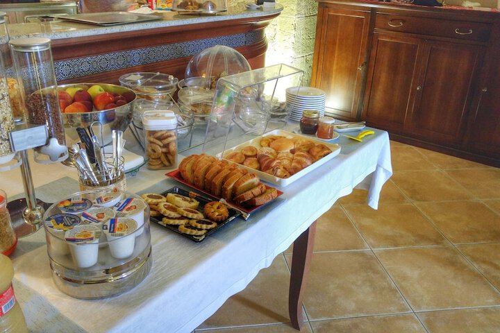 Dining 38 of 63