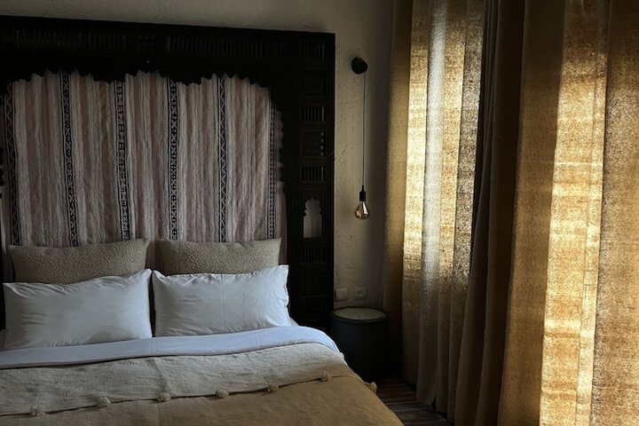 Room 11 of 30