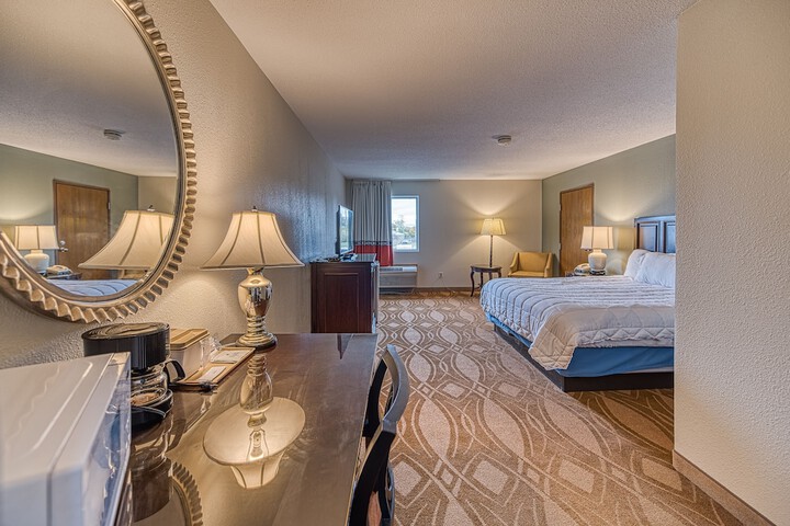 King Room with Spa Bath (9 of 10)