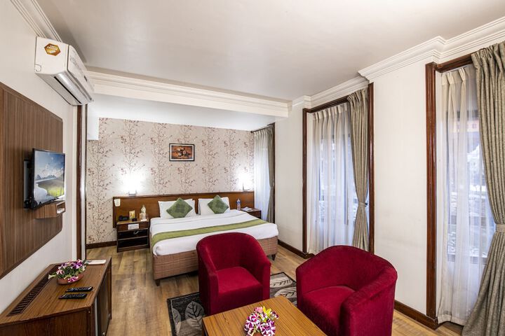 Room 14 of 36