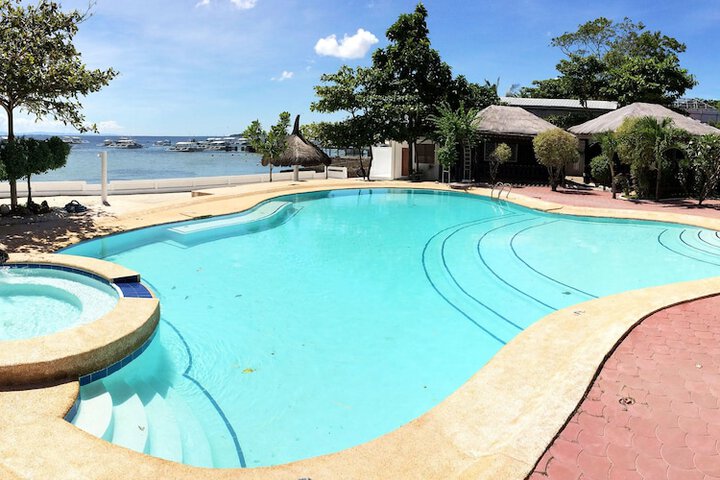 Hotel Pool