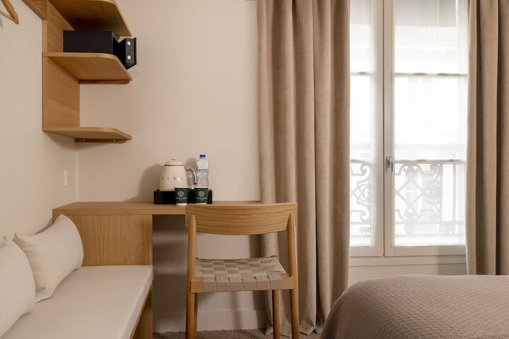 Room 48 of 77