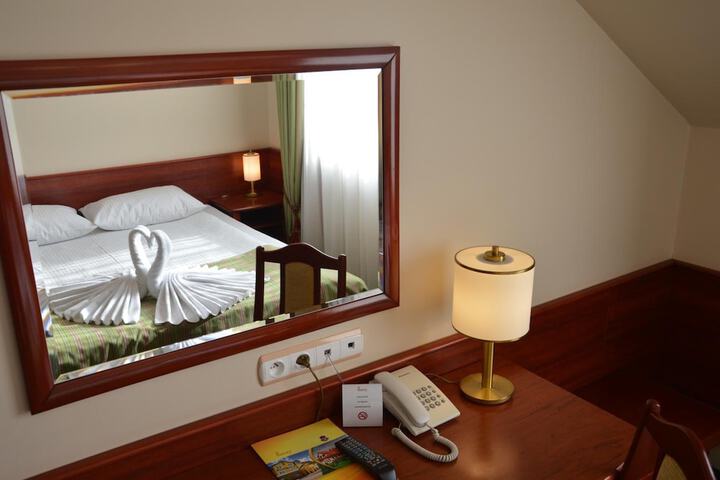 Room 19 of 68