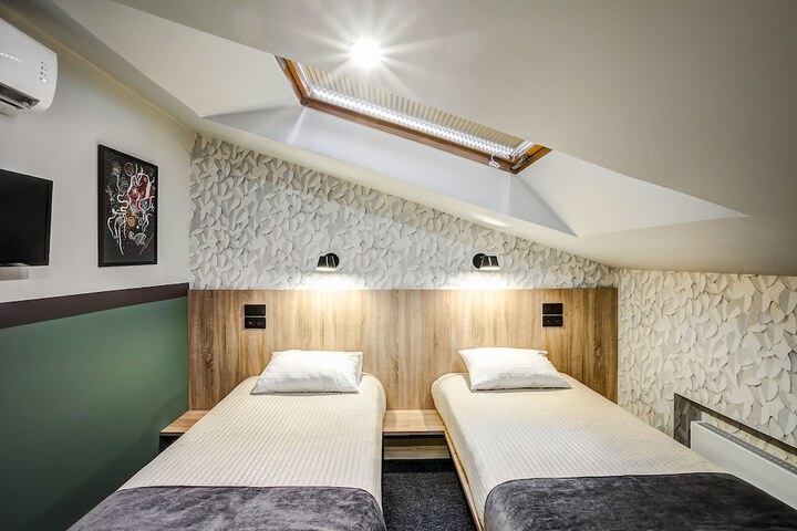 Room 13 of 47