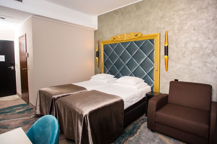 Room 15 of 56