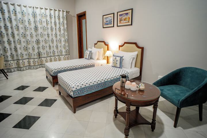 Room 11 of 22