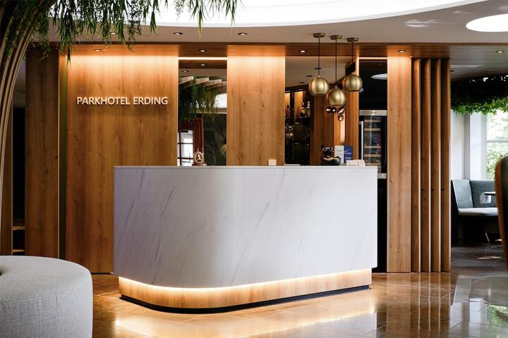 Entrance & Lobby
