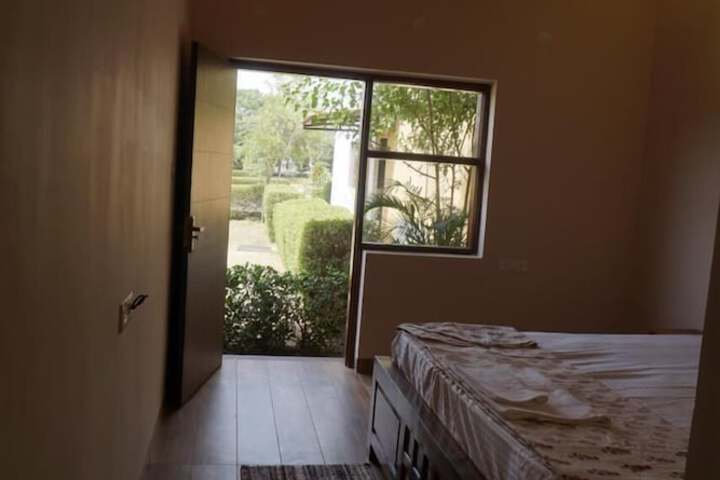 Room 9 of 22