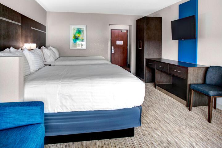 1 Queen Bed (7 of 7)