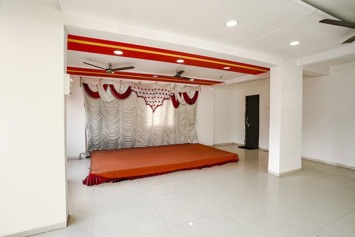 Ballroom/Hall 30 of 33