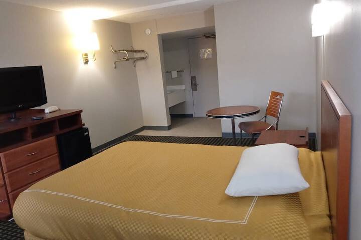 Room 3 of 13