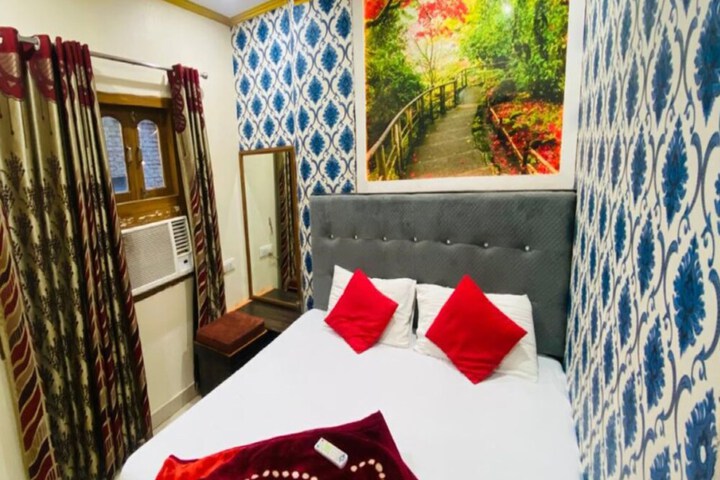 Room 19 of 65