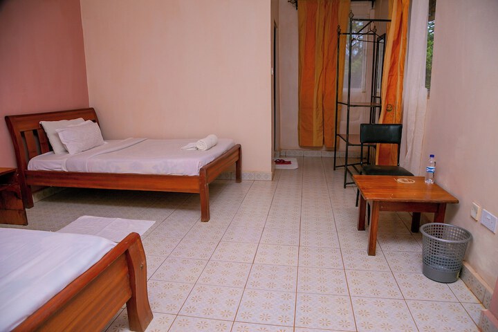 Room 14 of 66