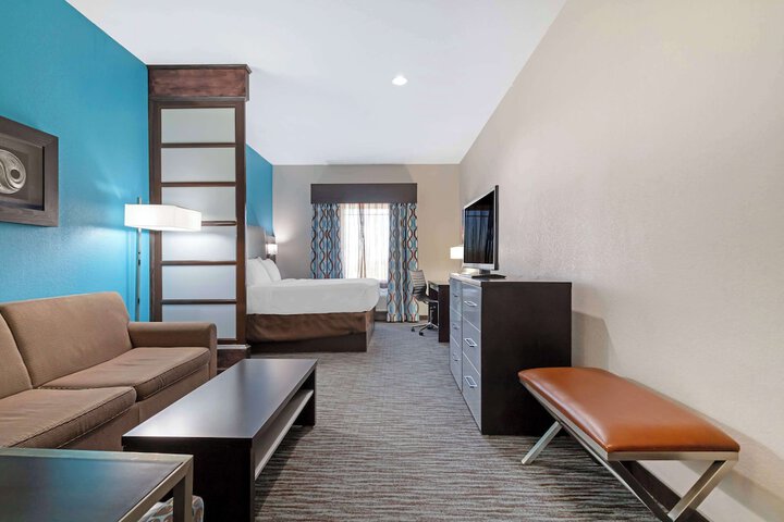 Room 8 of 35