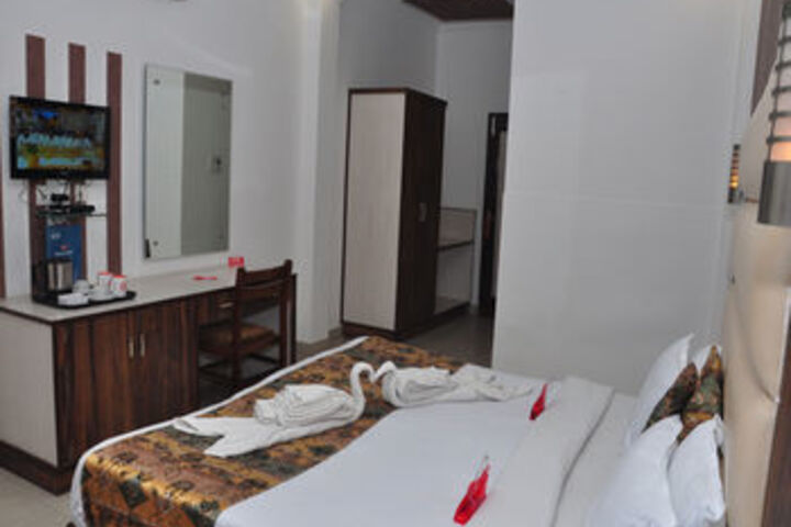 Room 12 of 28
