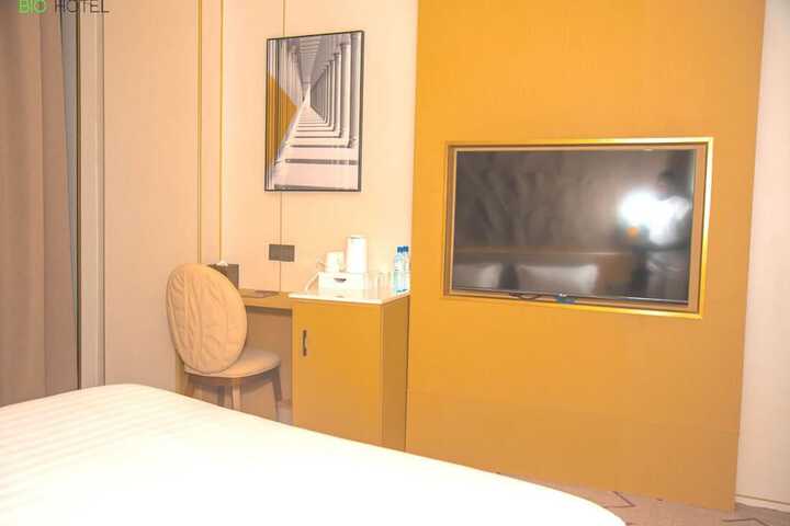 Room 6 of 47