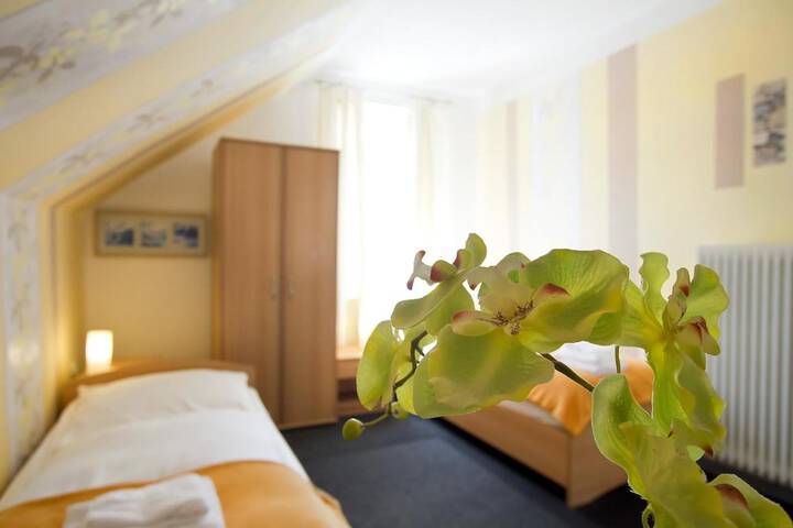 Room 18 of 29