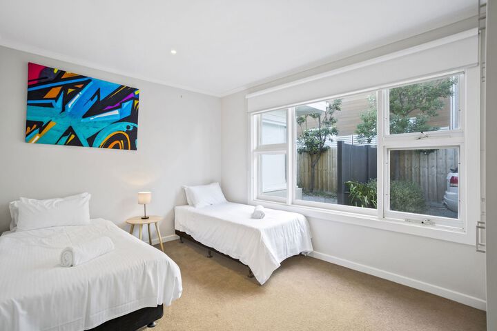 Room 7 of 12