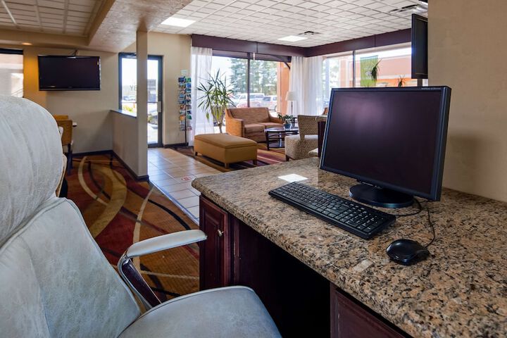 Business Center 29 of 29