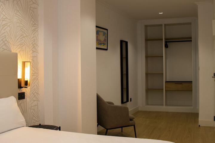 Room 14 of 40