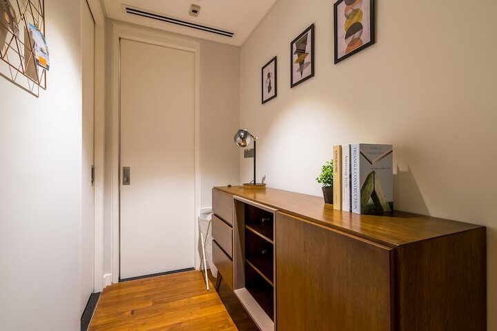 Room 146 of 216