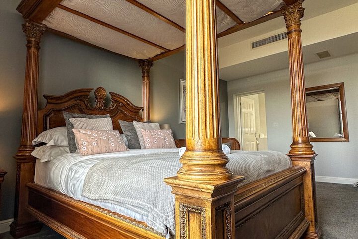 Room 42 of 160