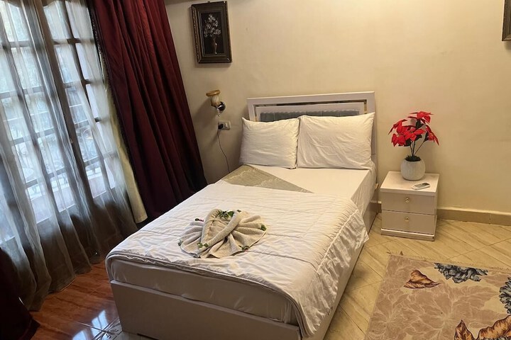 Room 6 of 43