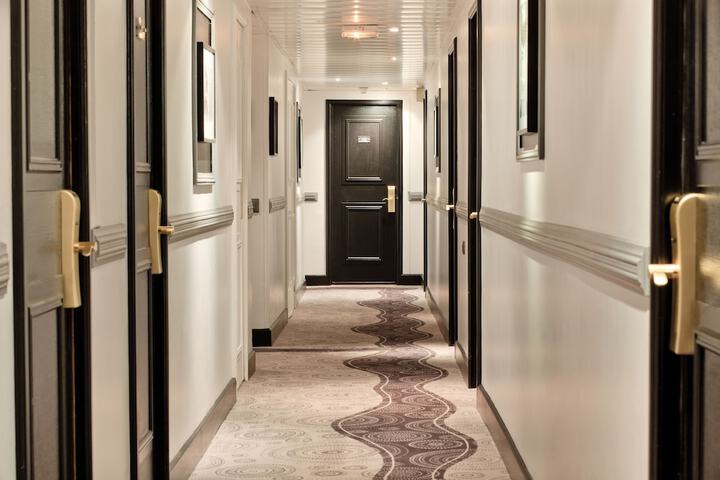 Ballroom/Hall 132 of 150
