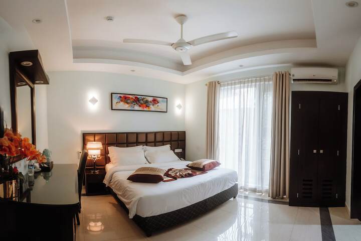 Room 9 of 14