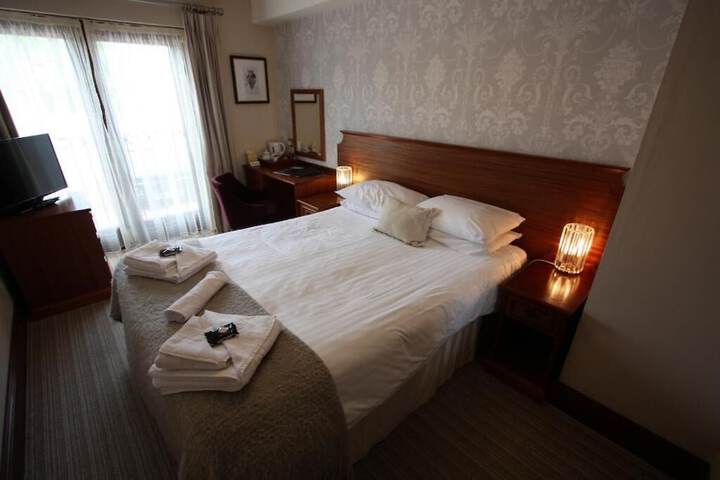 Room 32 of 60