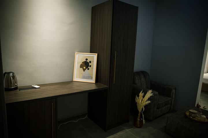 Room 3 of 27