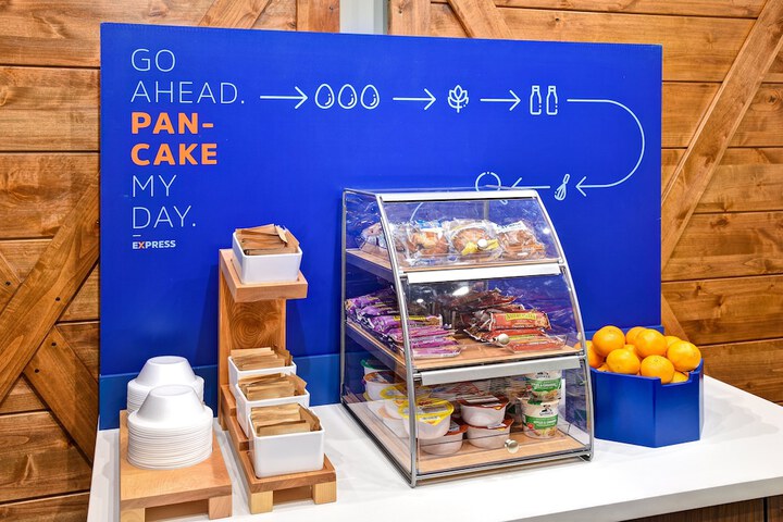 Breakfast/Coffee Service 36 of 46