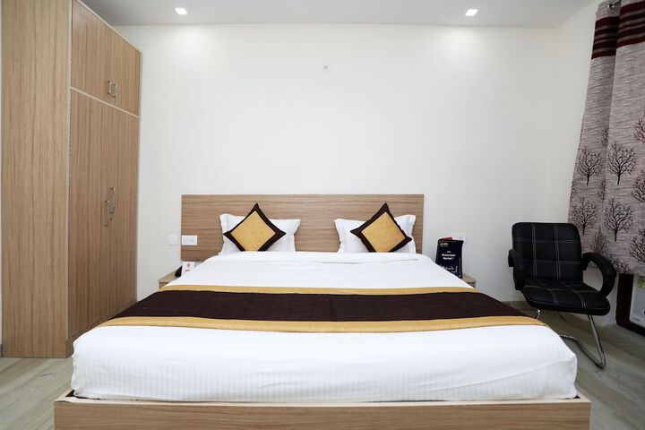 Room 9 of 19