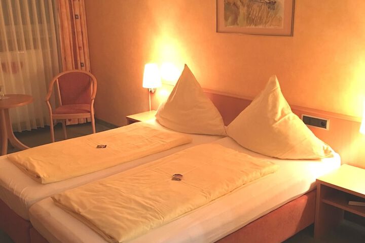 Room 3 of 26