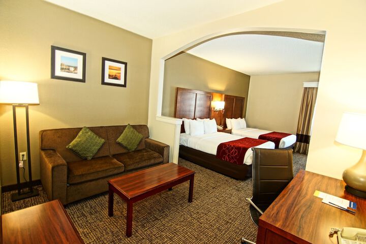 1 King Bed Suite (14 of 25)