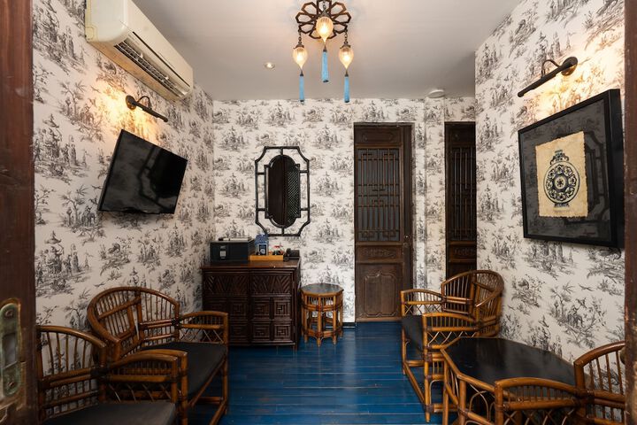 Room 13 of 30