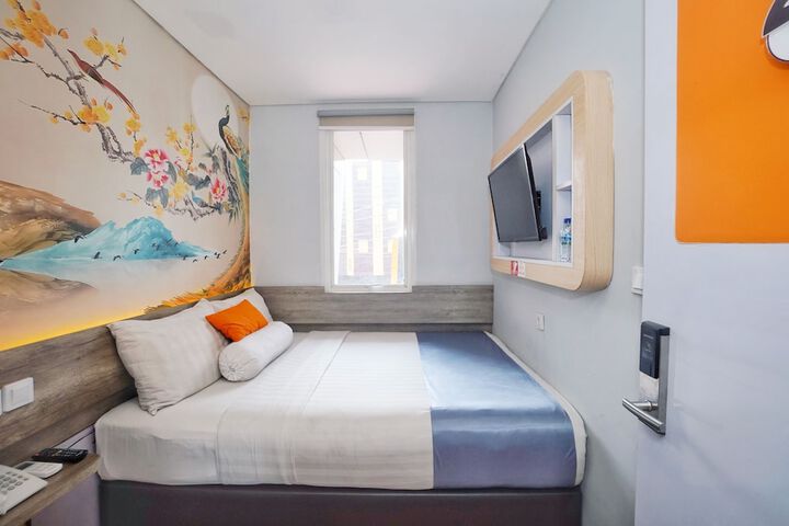 Room 5 of 11