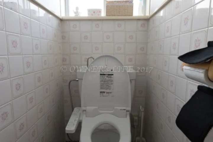 Room 8 of 18
