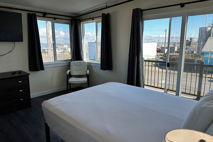 Room 28 of 80