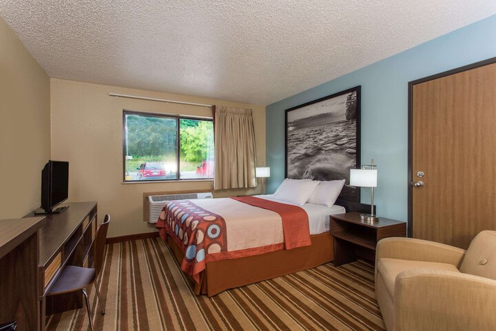 Room 3 of 25