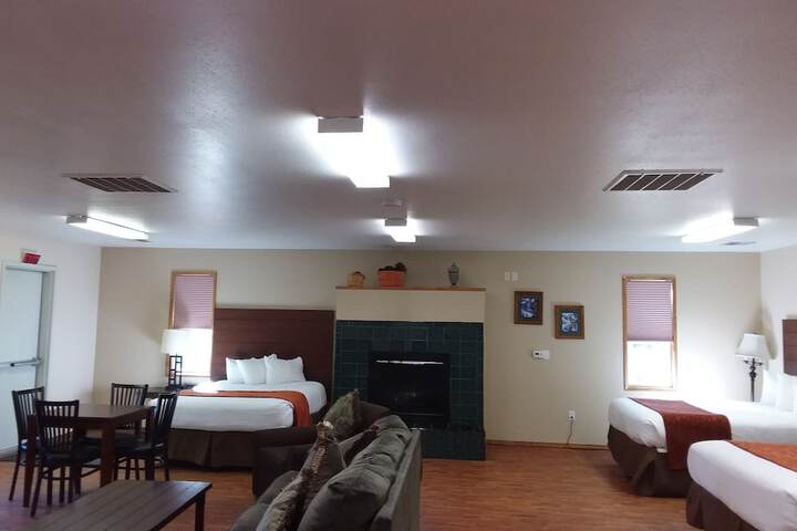 Room 4 of 70