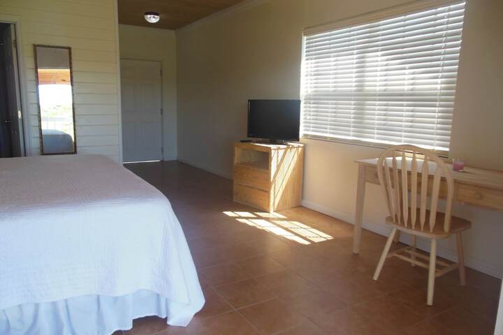 Room 12 of 25