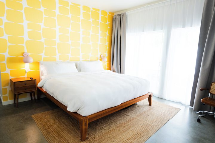 Room 16 of 68