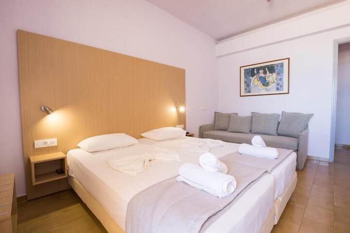 Room 16 of 62