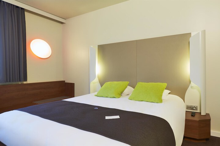 Hotel 64 of 70