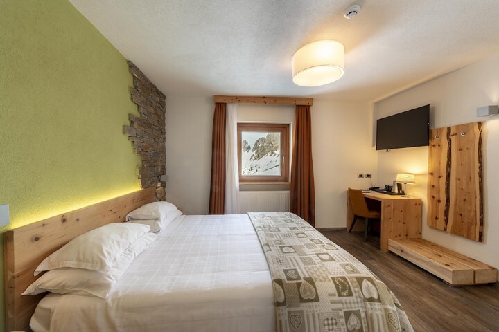 Room 15 of 49